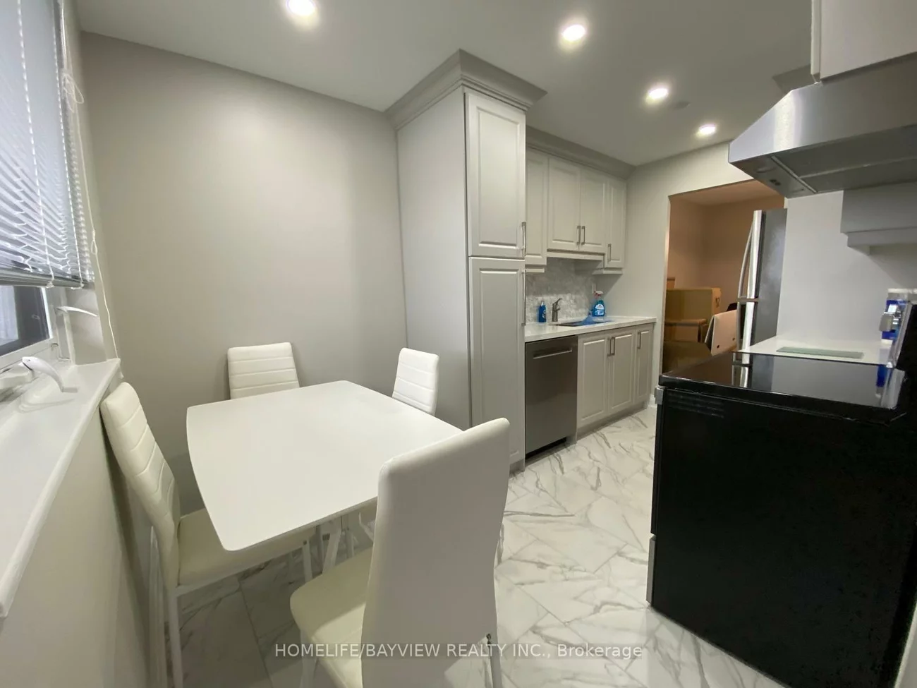 7811, yonge, Thornhill, Markham