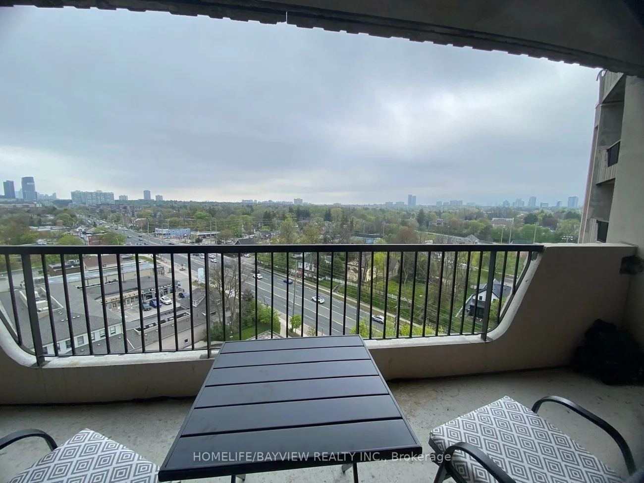 7811, yonge, Thornhill, Markham
