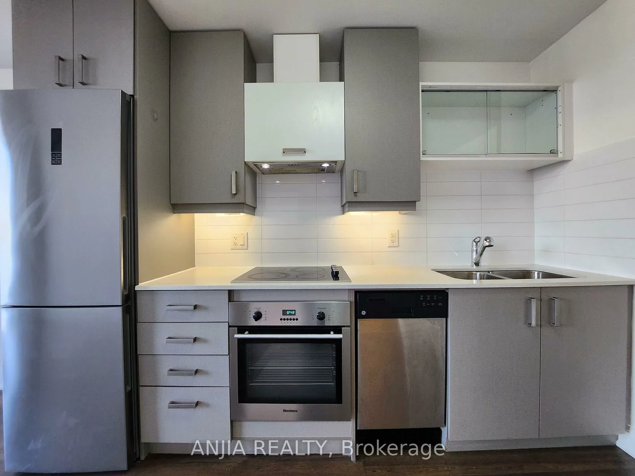 18, UPTOWN, Unionville, Markham