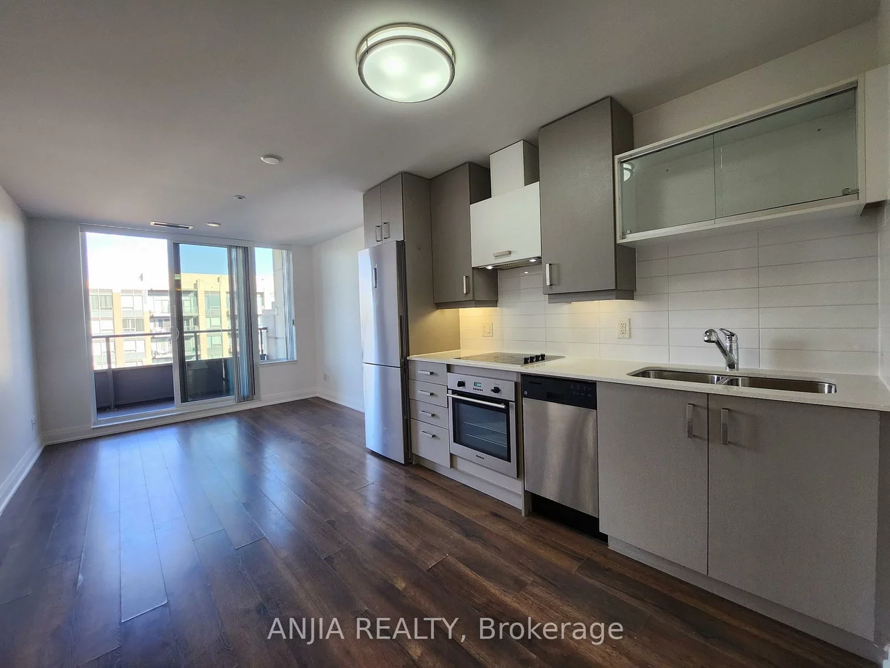 18, UPTOWN, Unionville, Markham