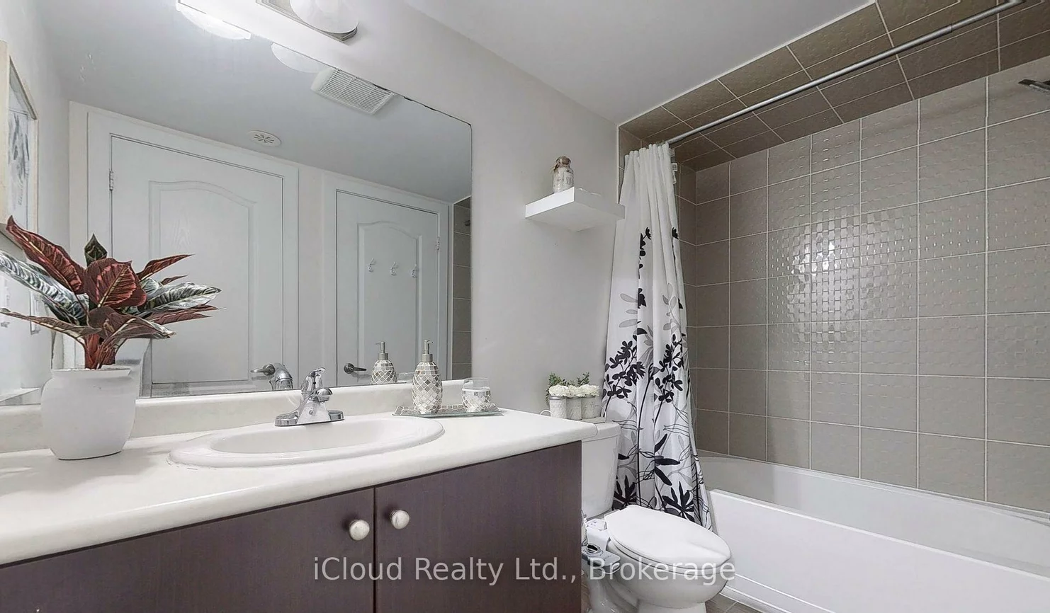 55, Lindcrest, Cornell, Markham