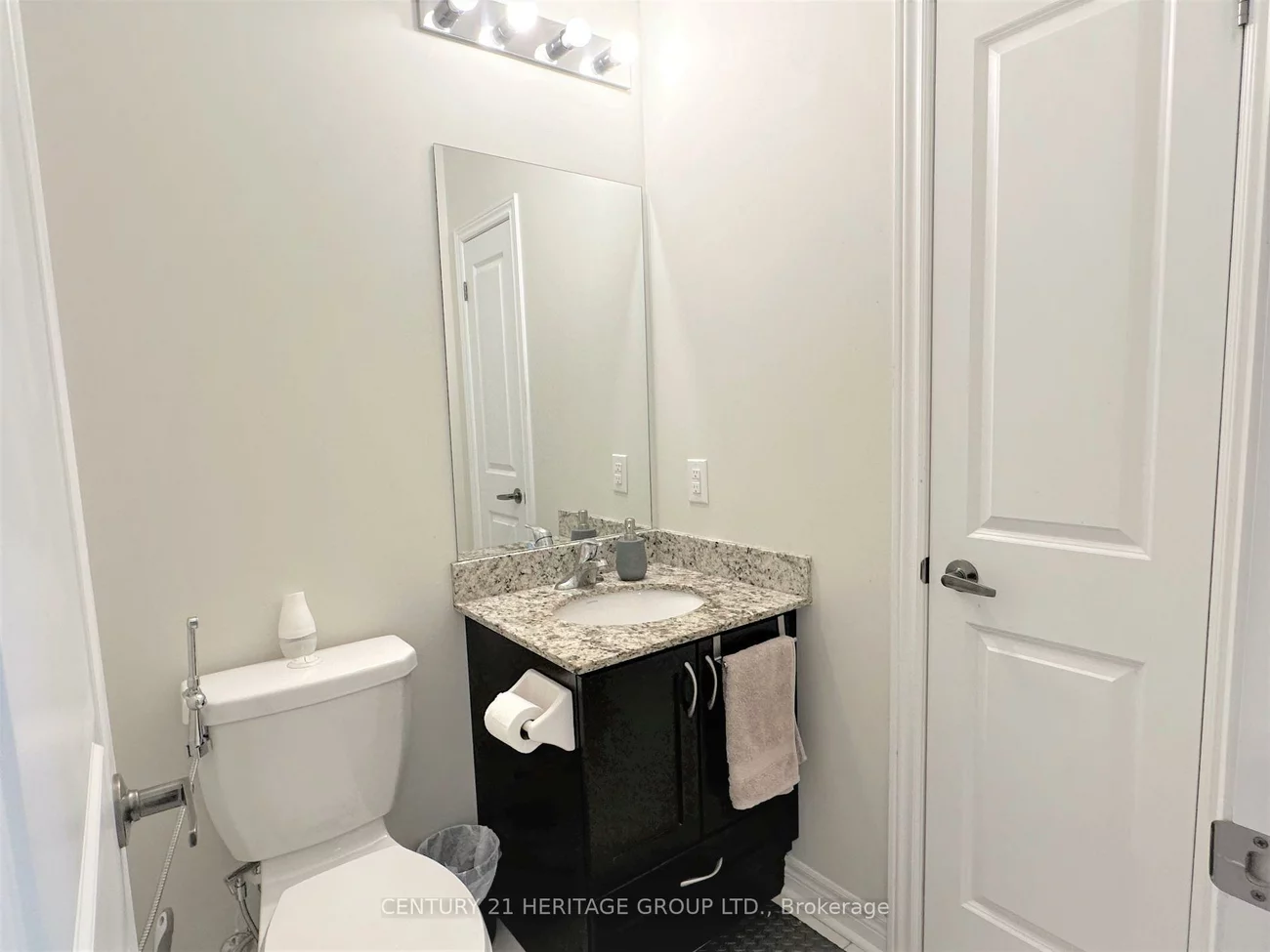 7325, Markham, Cedarwood, Markham