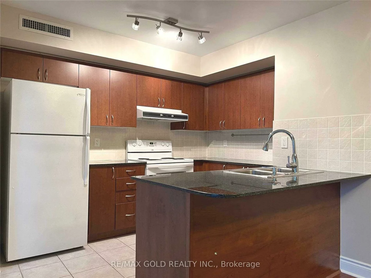 75, South Town Centre, Unionville, Markham