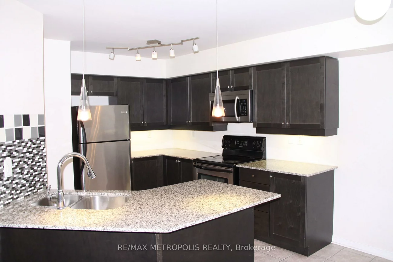 2127, Bur Oak, Greensborough, Markham