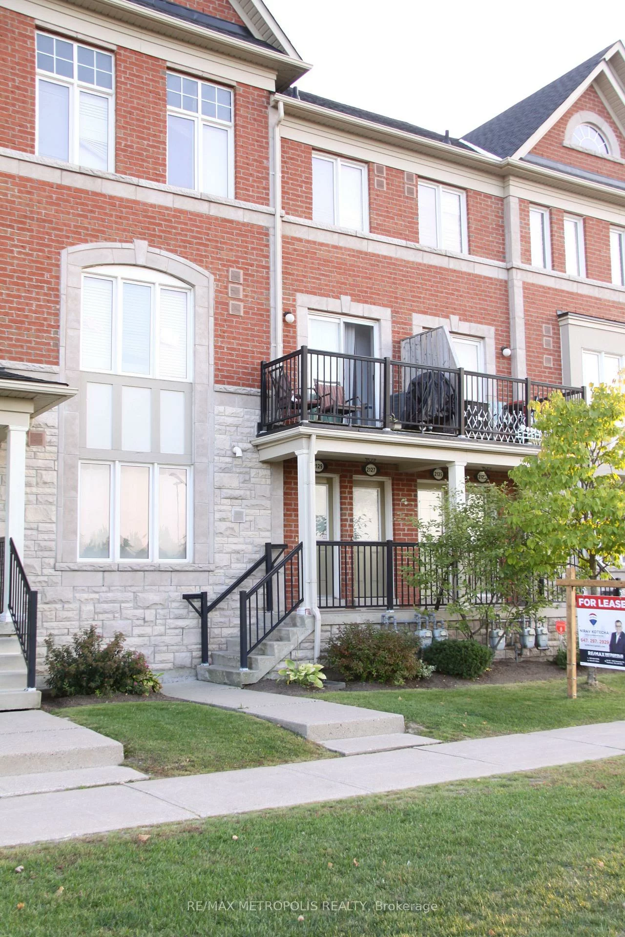 2127, Bur Oak, Greensborough, Markham