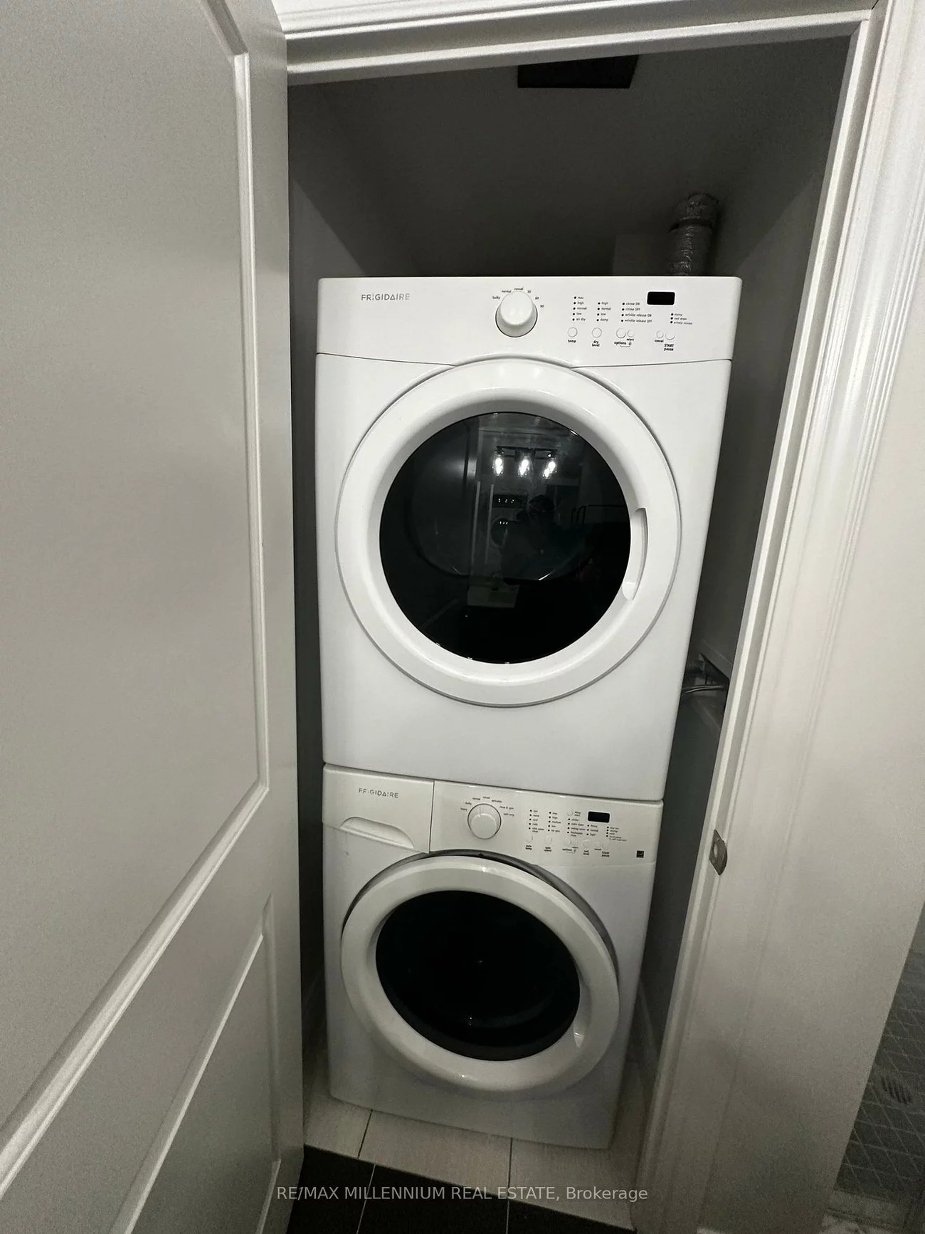 89, South Town Centre, Unionville, Markham