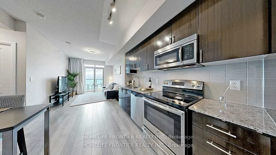 7161, YONGE, Thornhill, Markham