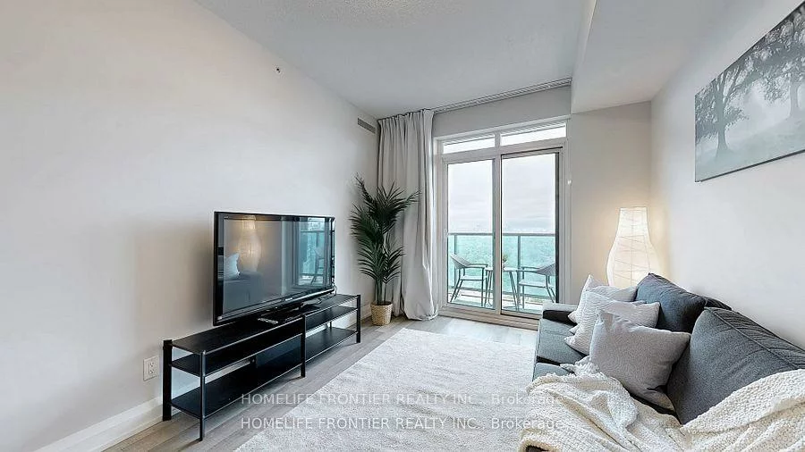 7161, YONGE, Thornhill, Markham