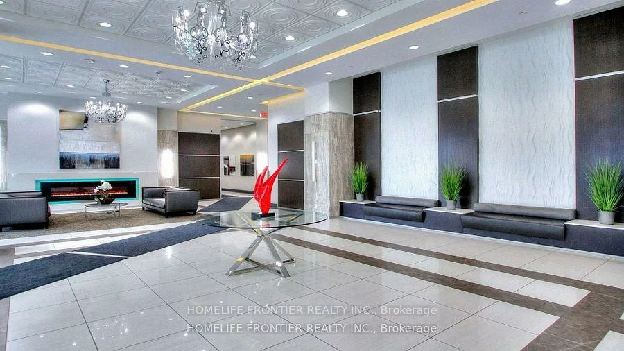 7161, YONGE, Thornhill, Markham