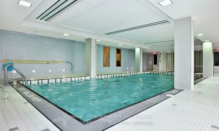 7161, YONGE, Thornhill, Markham