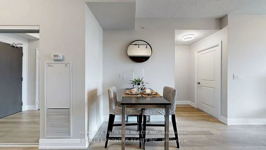 7161, YONGE, Thornhill, Markham