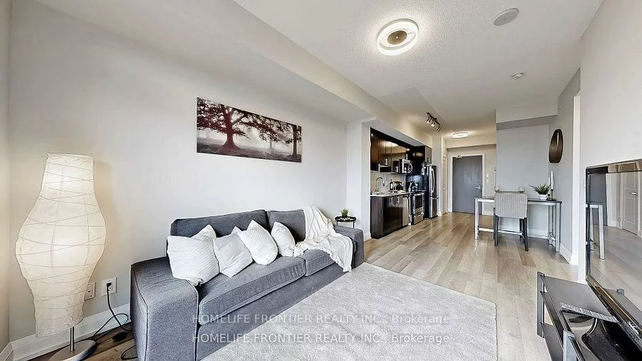 7161, YONGE, Thornhill, Markham