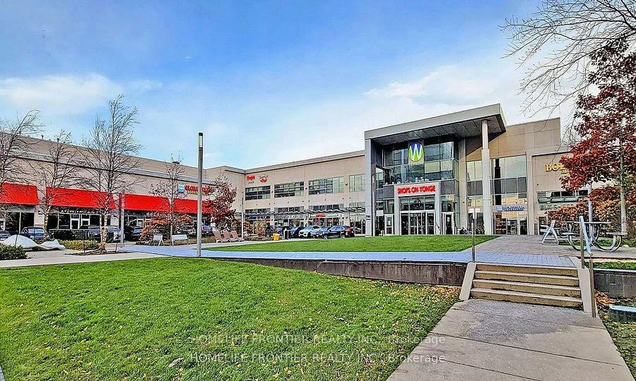 7161, YONGE, Thornhill, Markham