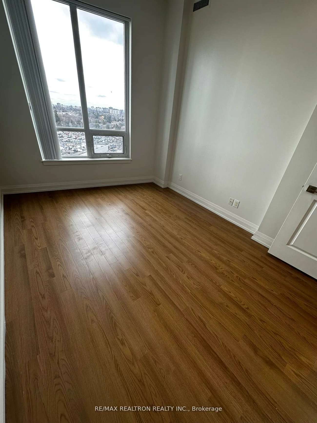 7161, Yonge, Grandview, Markham