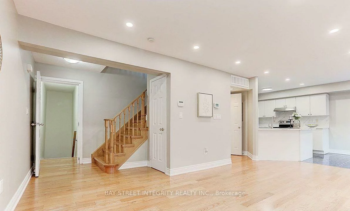 2199, Bur Oak, Greensborough, Markham