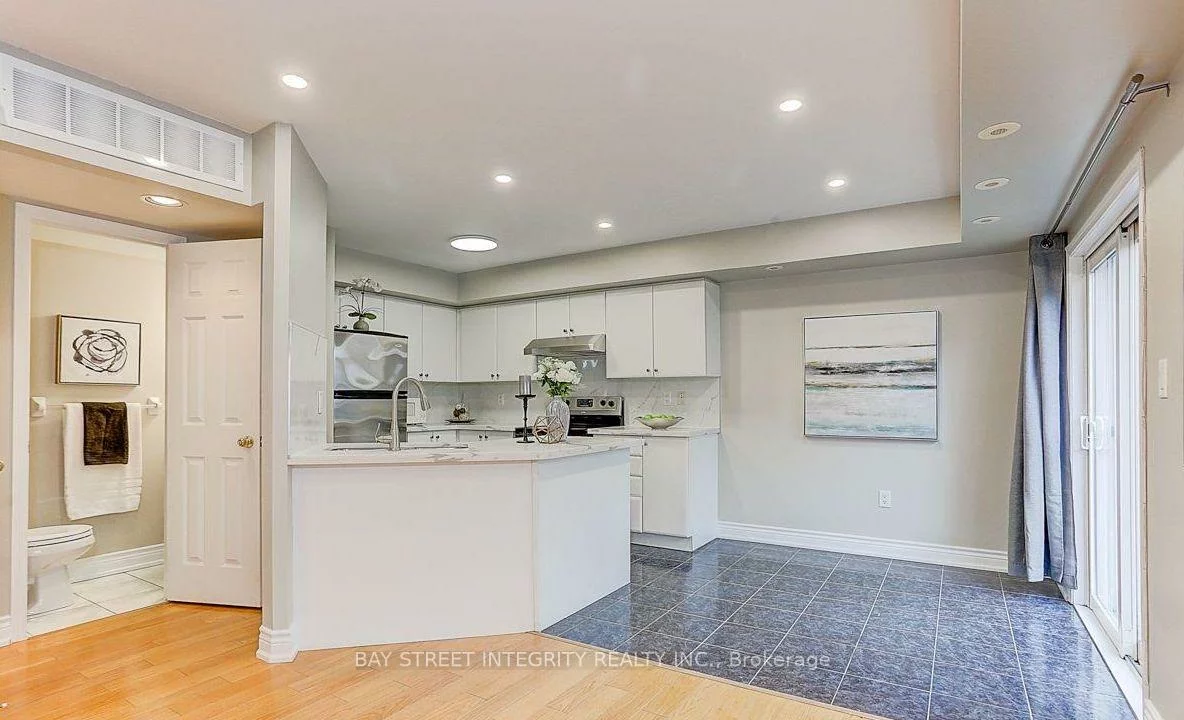 2199, Bur Oak, Greensborough, Markham