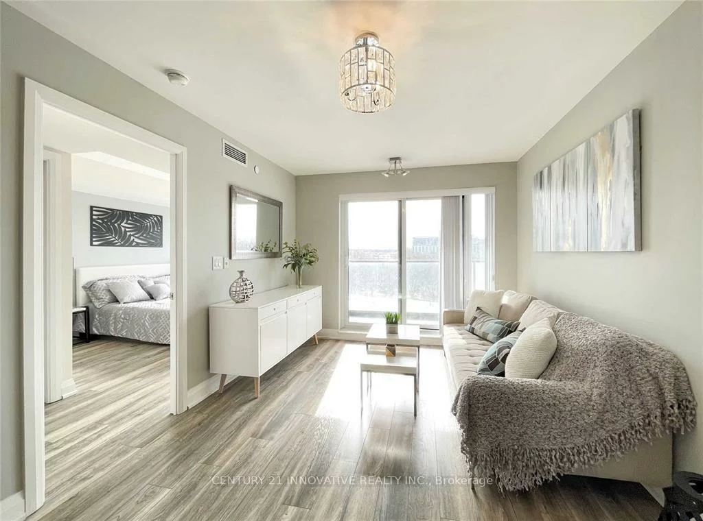 18, Uptown, Unionville, Markham
