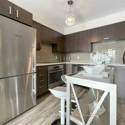18, Uptown, Unionville, Markham