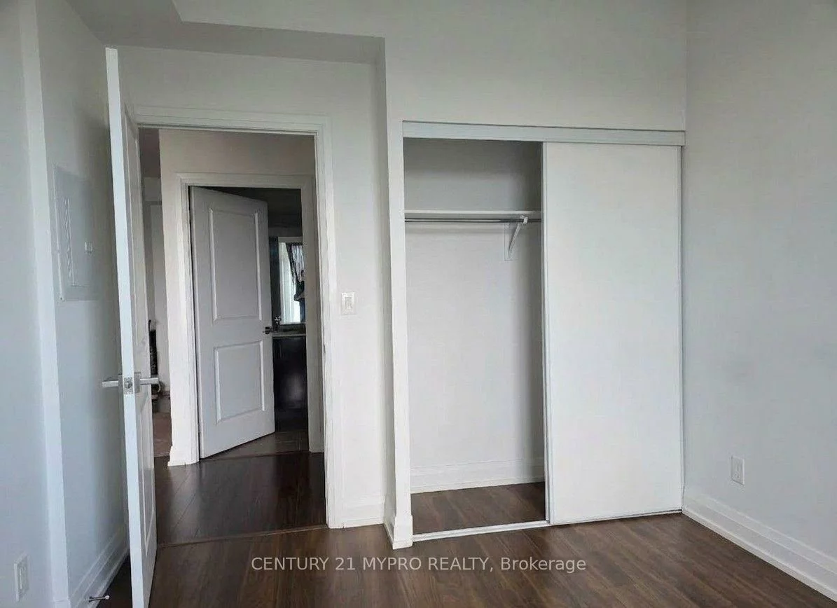 7161, Yonge, Grandview, Markham