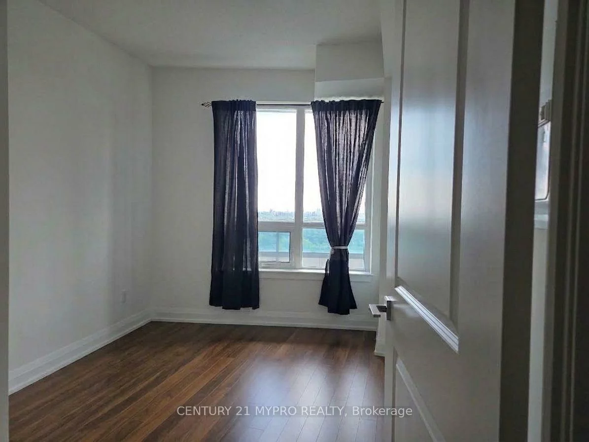 7161, Yonge, Grandview, Markham