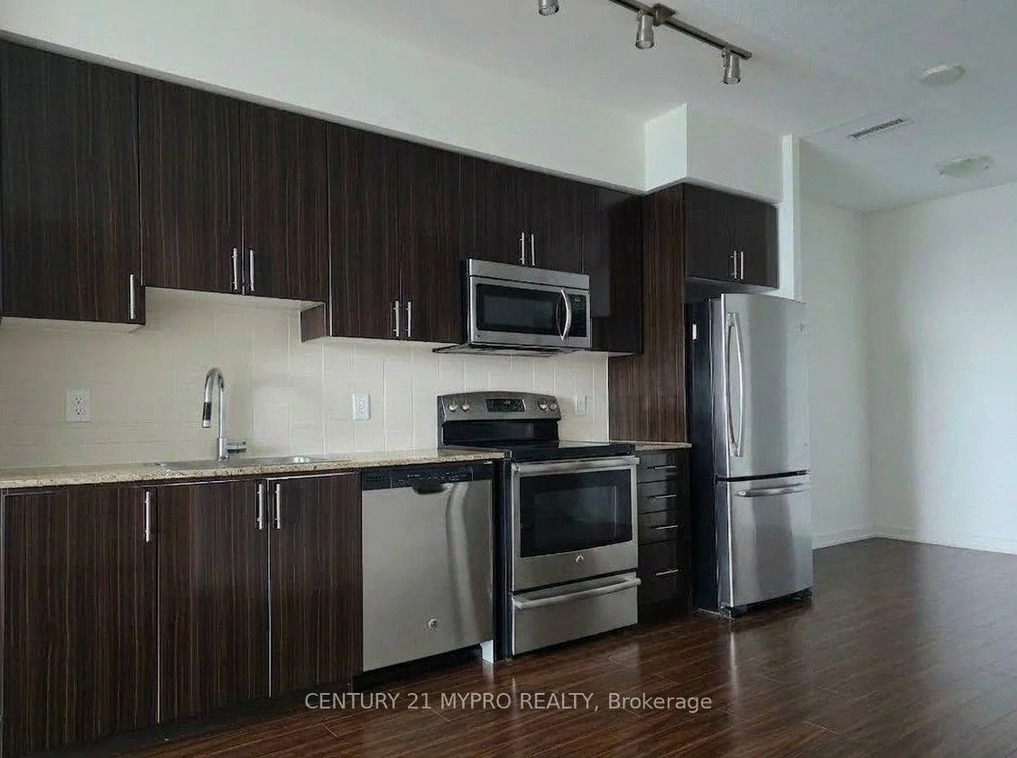 7161, Yonge, Grandview, Markham