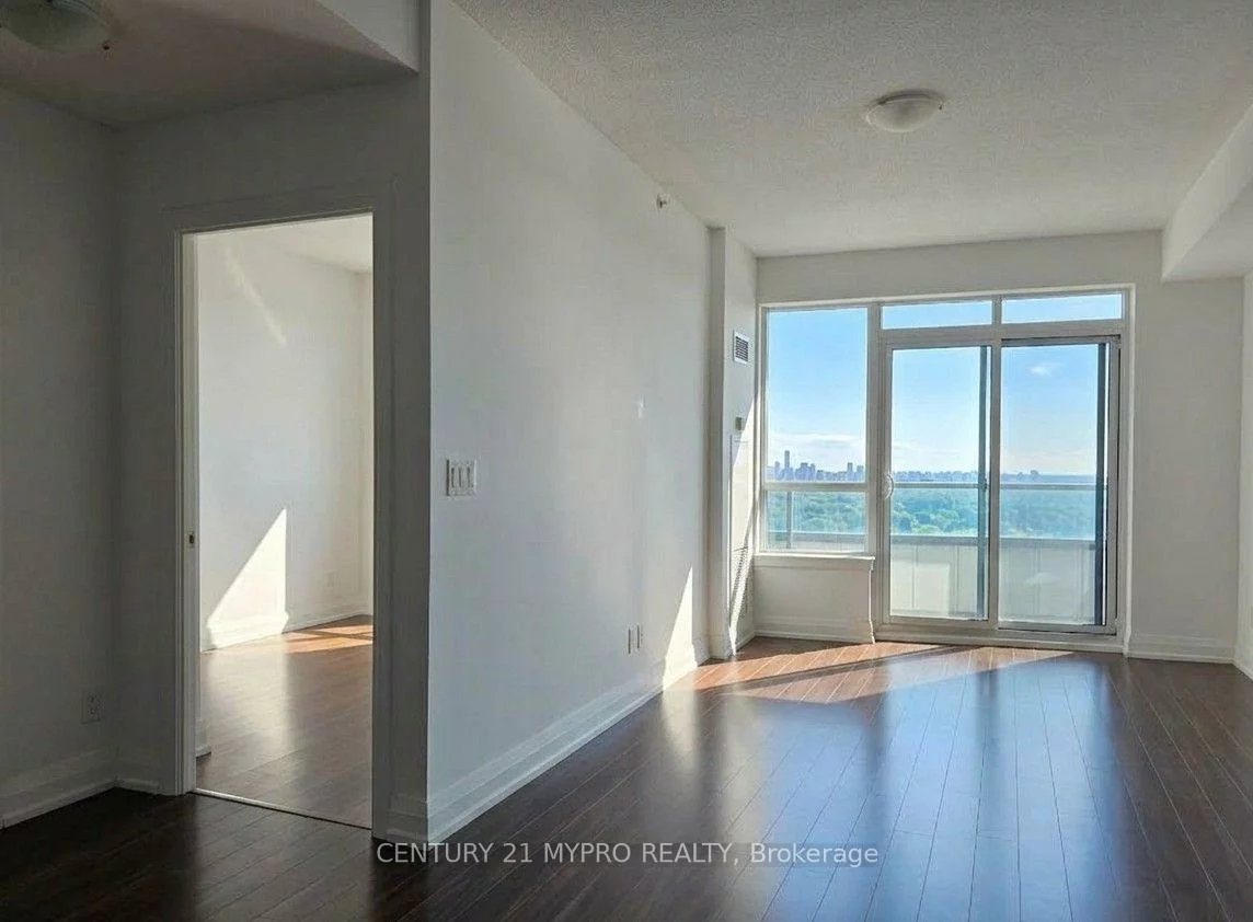 7161, Yonge, Grandview, Markham