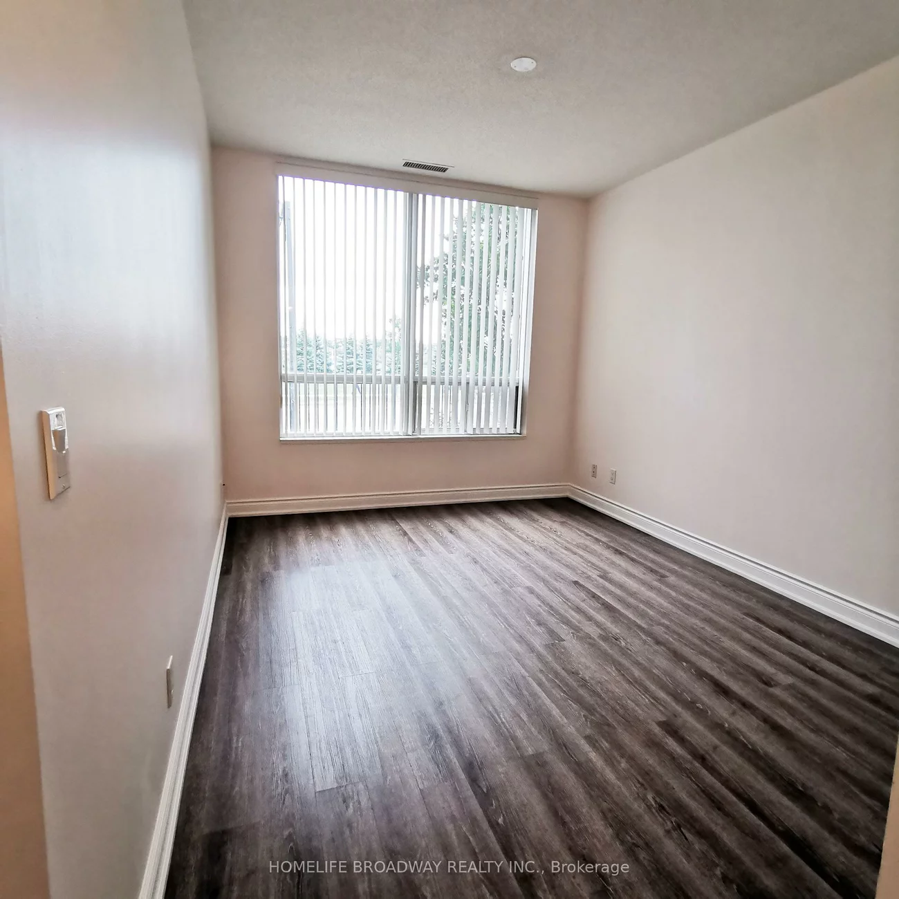 37, Galleria, Commerce Valley, Markham