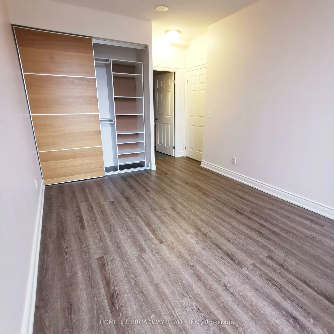 37, Galleria, Commerce Valley, Markham