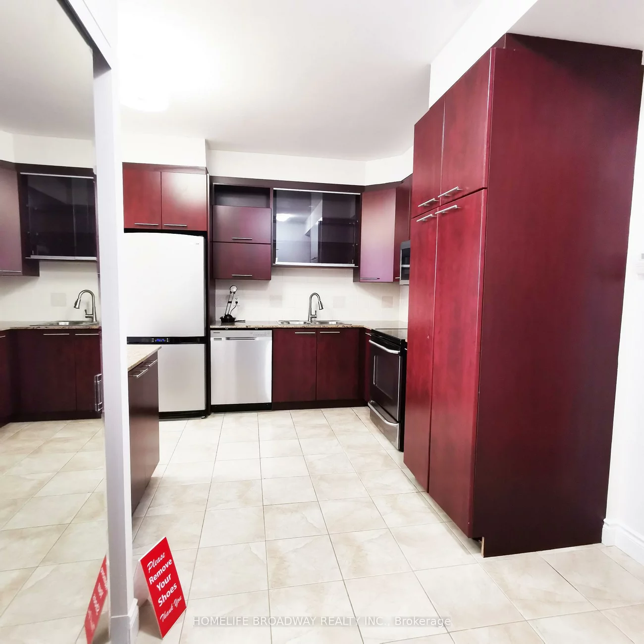 37, Galleria, Commerce Valley, Markham