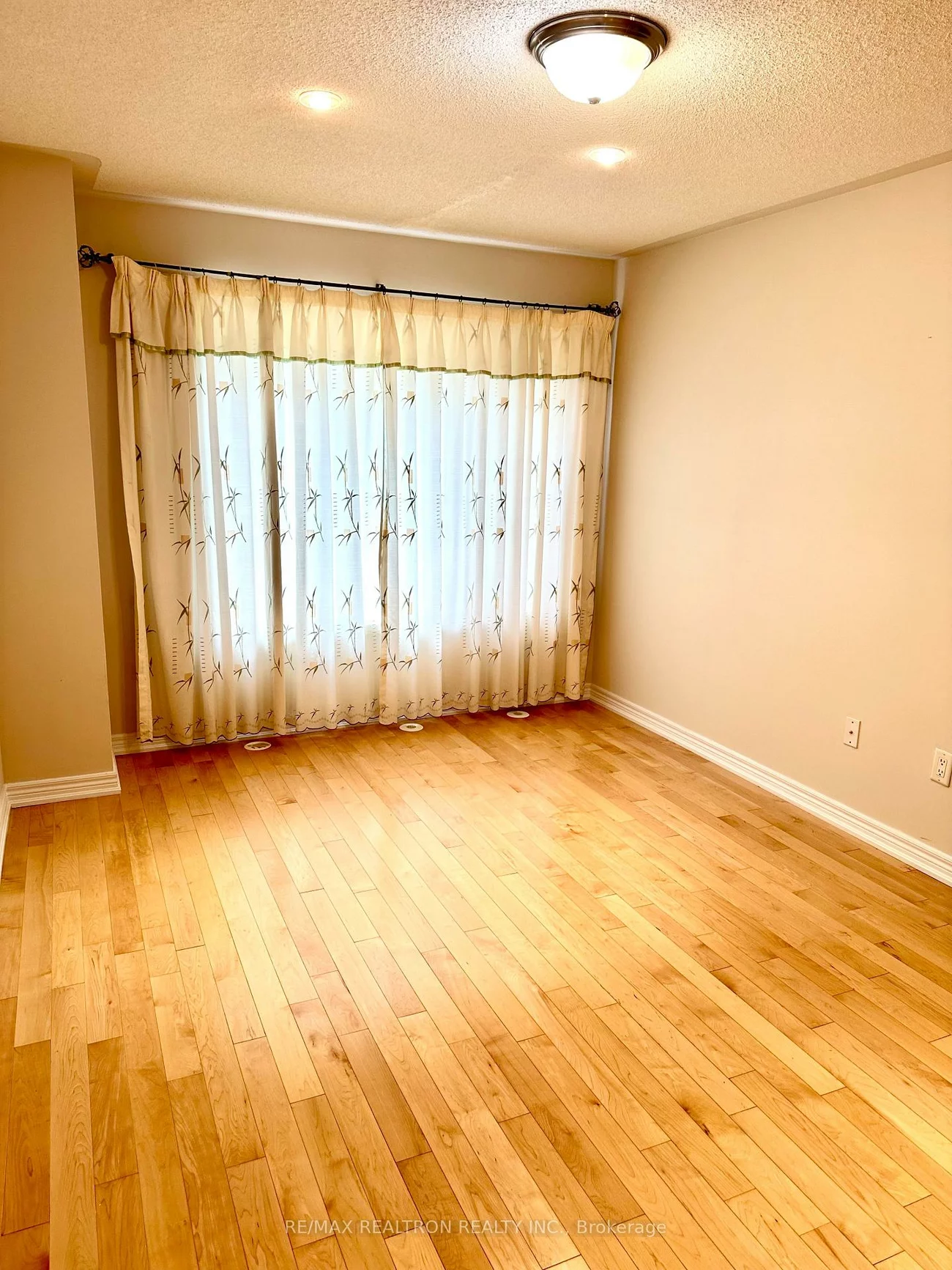 54, Times, Commerce Valley, Markham