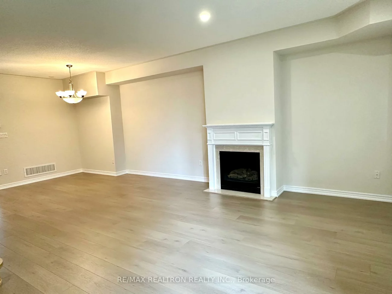 54, Times, Commerce Valley, Markham