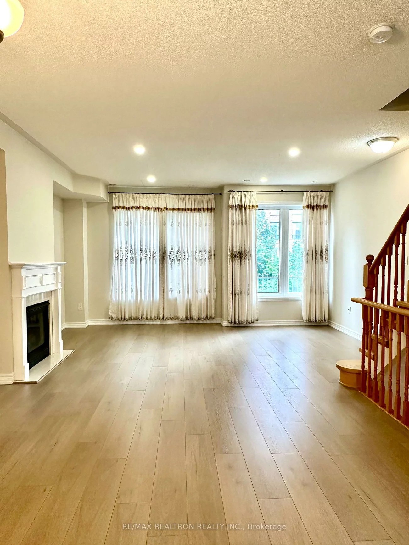 54, Times, Commerce Valley, Markham