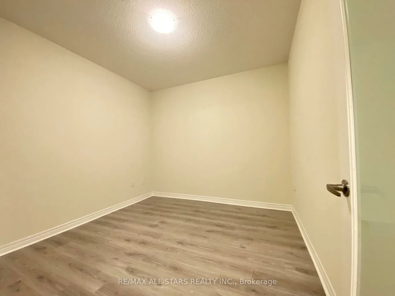 39, New Delhi, Cedarwood, Markham