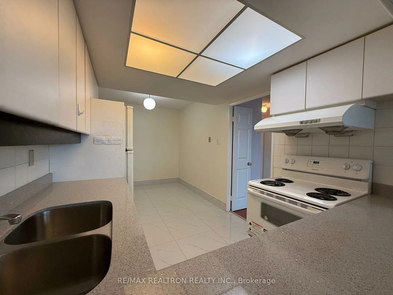7805, Bayview, Aileen-Willowbrook, Markham