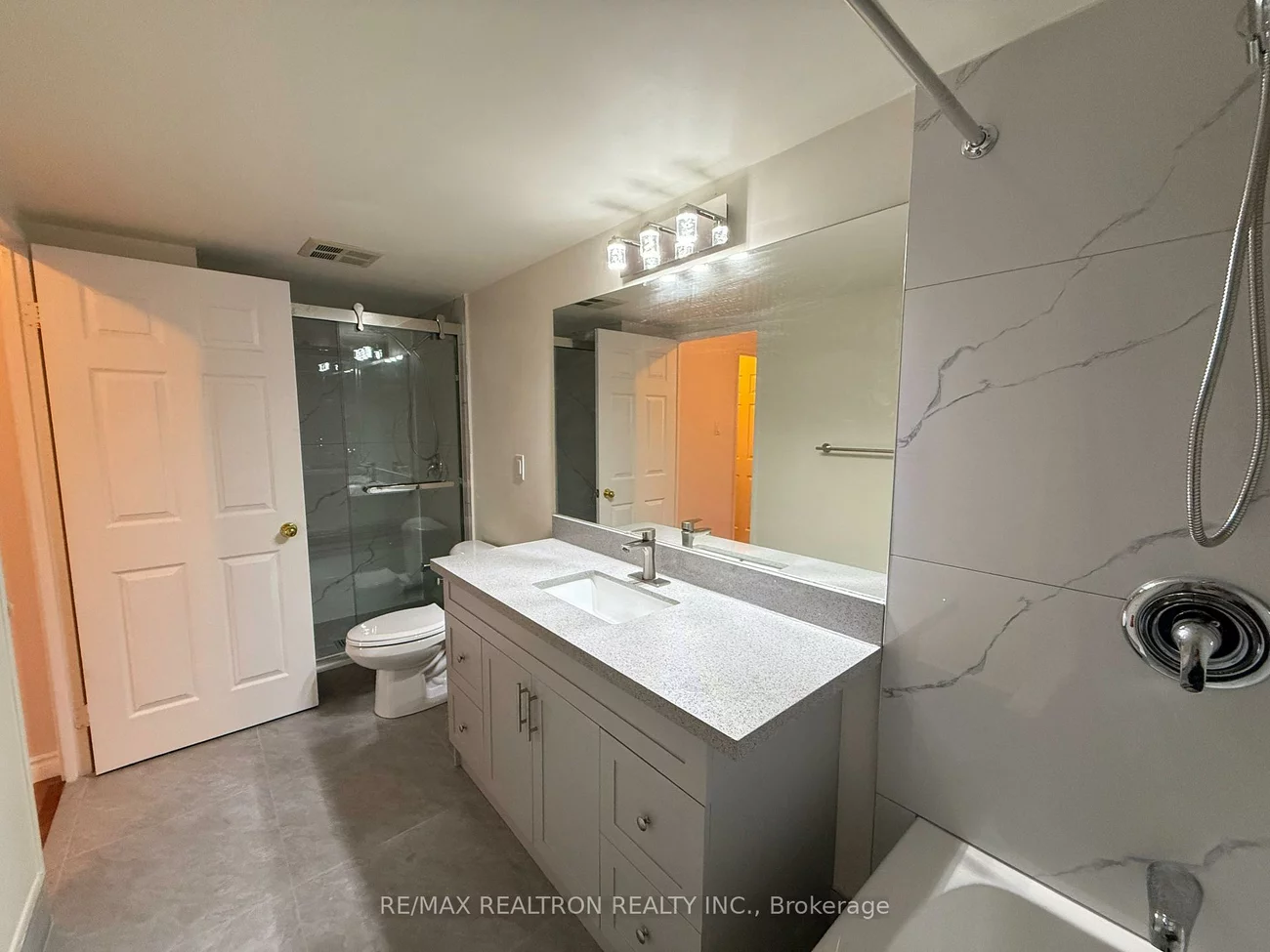 7805, Bayview, Aileen-Willowbrook, Markham