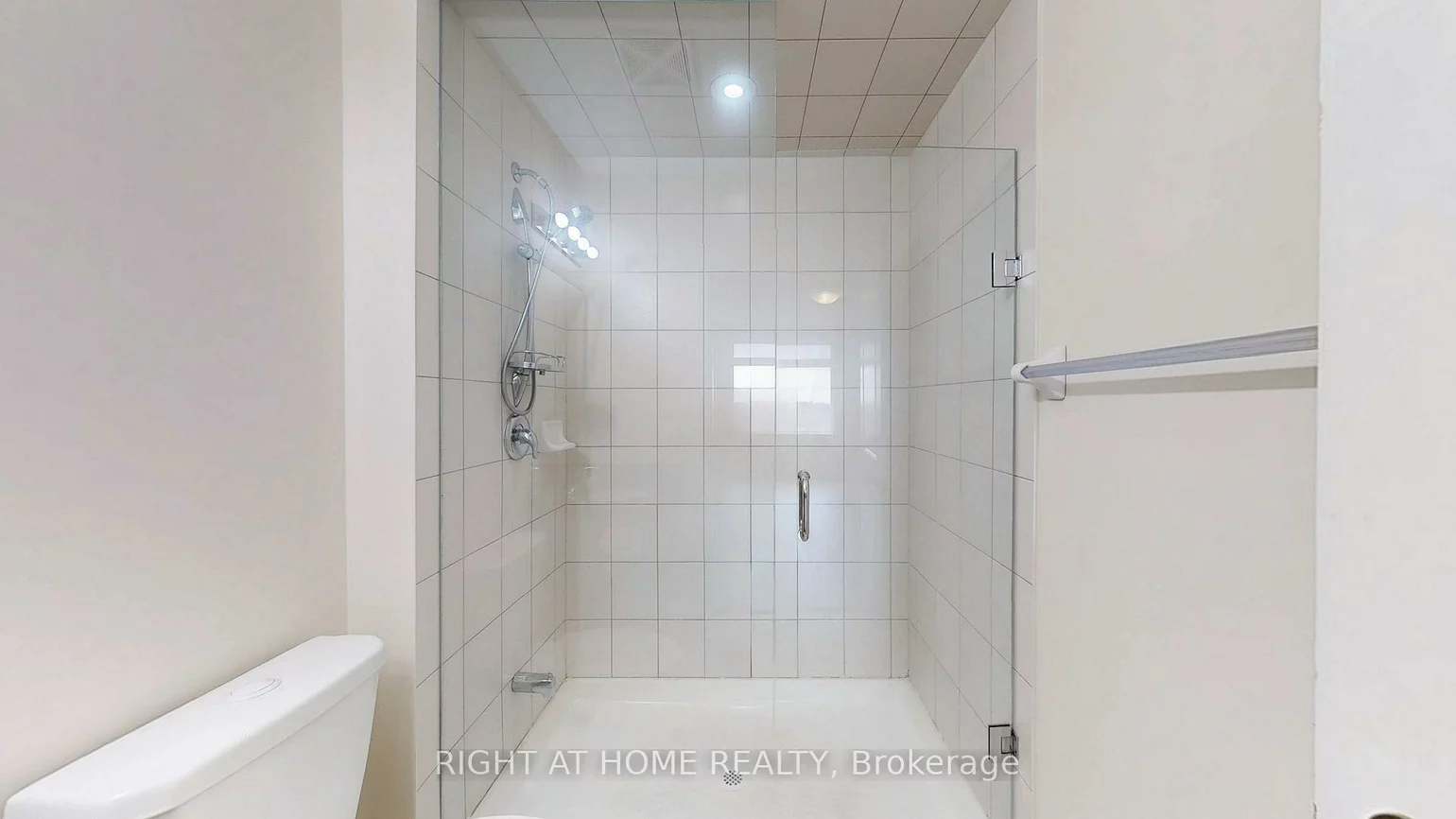 7325, Markham, Cedarwood, Markham