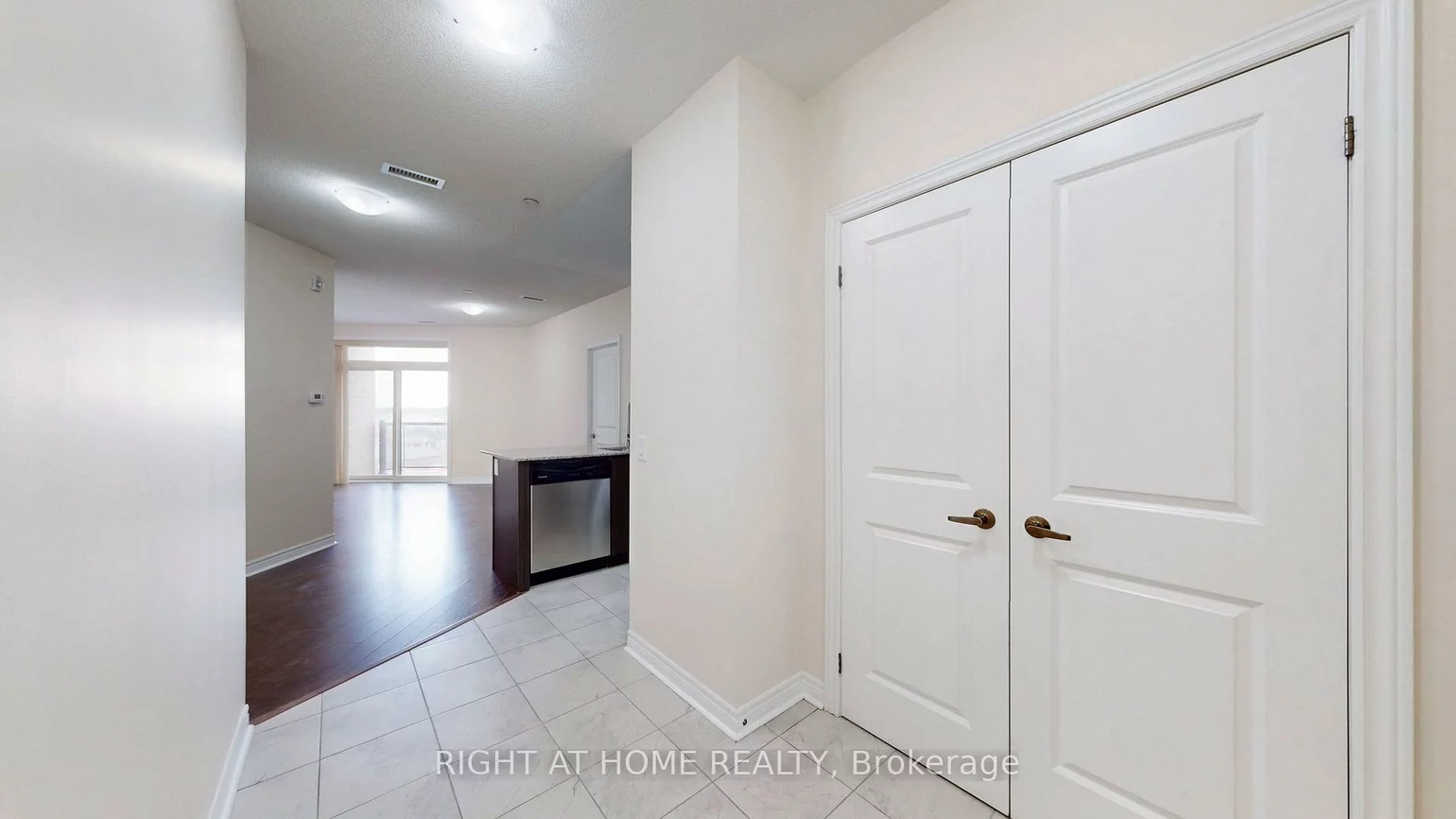 7325, Markham, Cedarwood, Markham