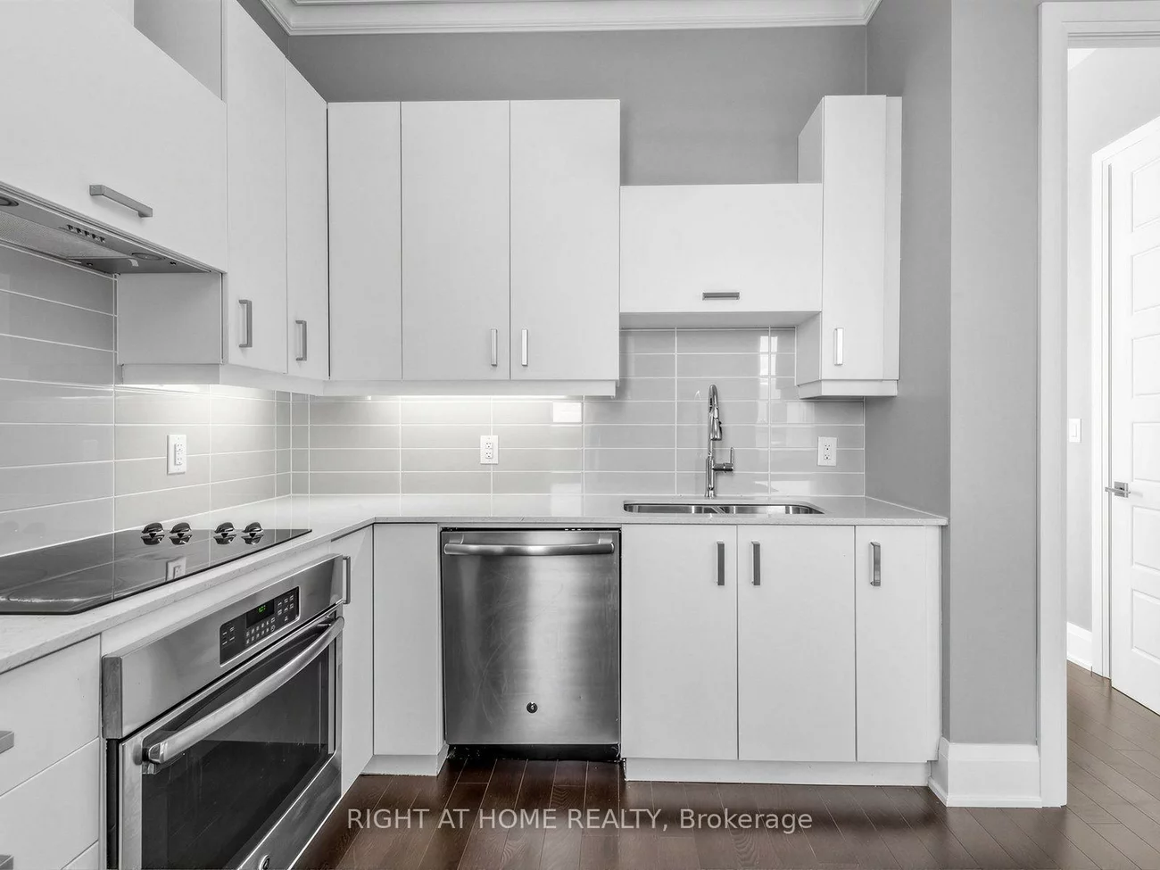 28, Uptown, Unionville, Markham