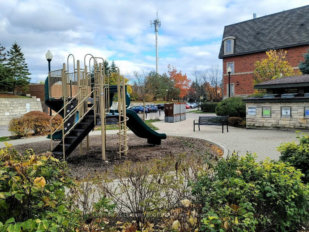 320, John, Aileen-Willowbrook, Markham