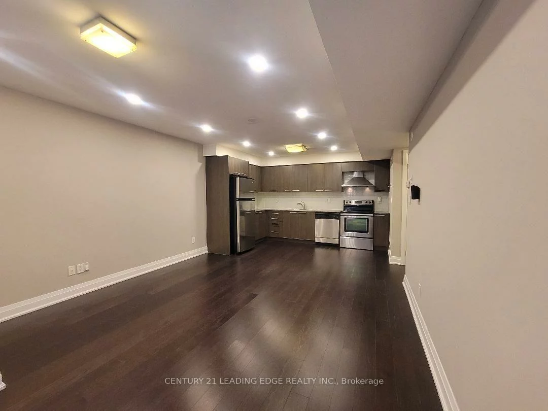 320, John, Aileen-Willowbrook, Markham