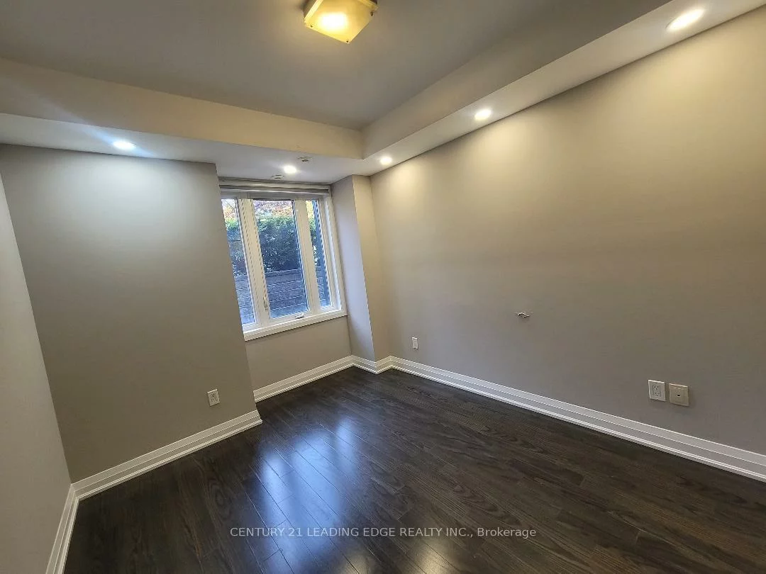 320, John, Aileen-Willowbrook, Markham
