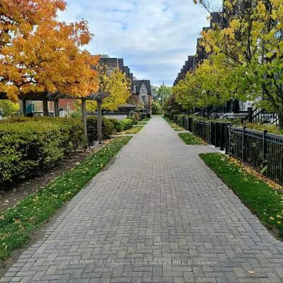 320, John, Aileen-Willowbrook, Markham