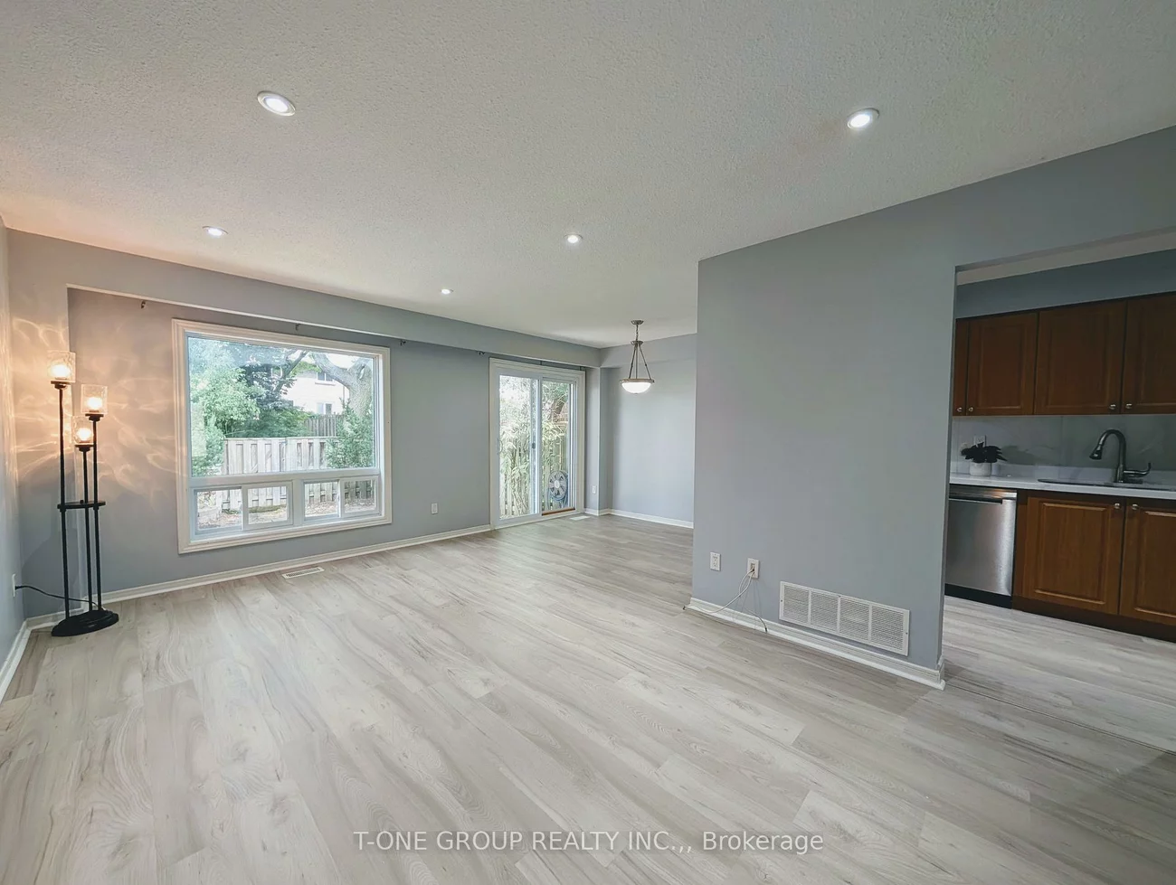 8, Camelot, Markham Village, Markham