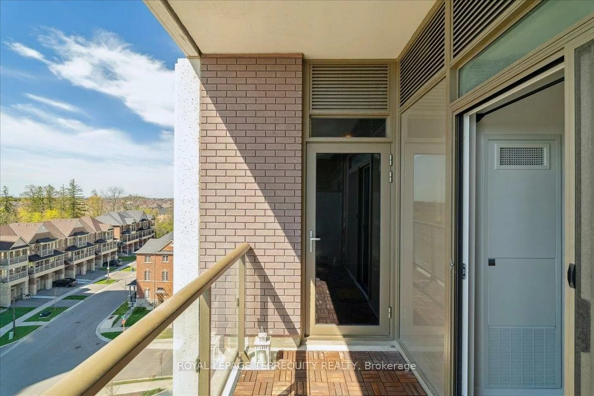 9560, Markham, Wismer, Markham