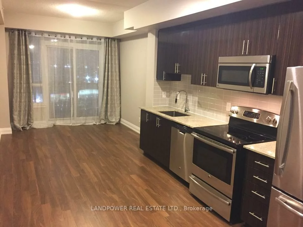 7161, Yonge, Thornhill, Markham