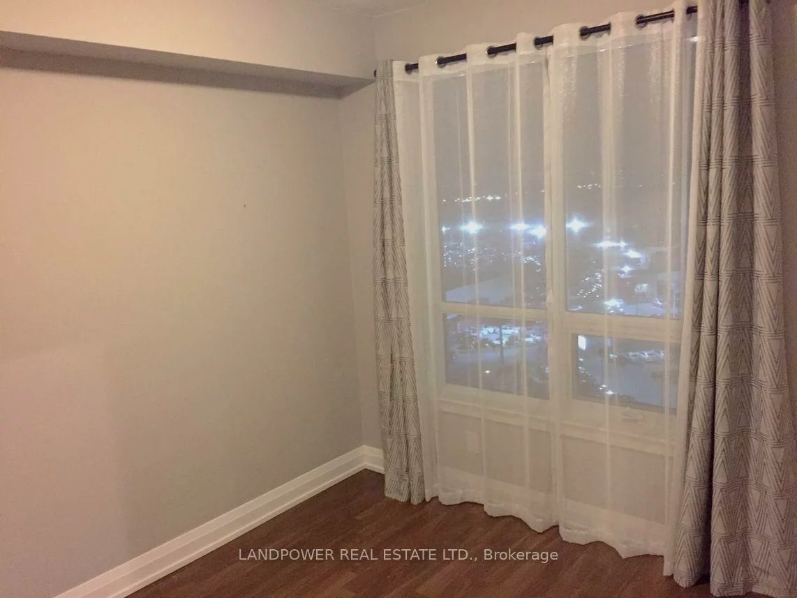 7161, Yonge, Thornhill, Markham