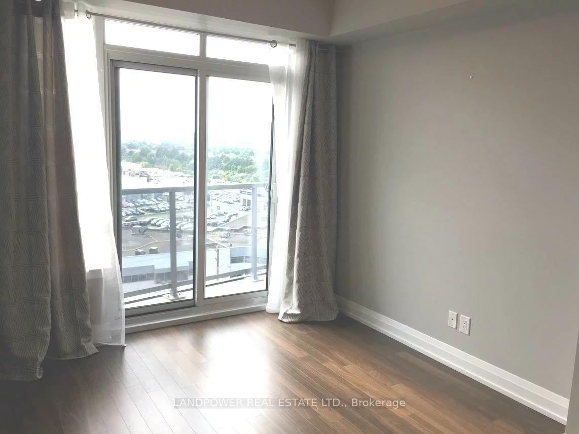 7161, Yonge, Thornhill, Markham