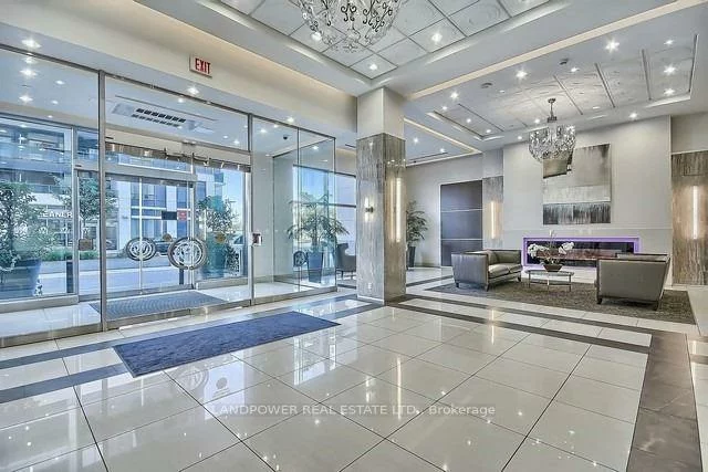 7161, Yonge, Thornhill, Markham