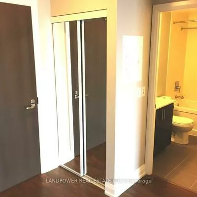 7161, Yonge, Thornhill, Markham