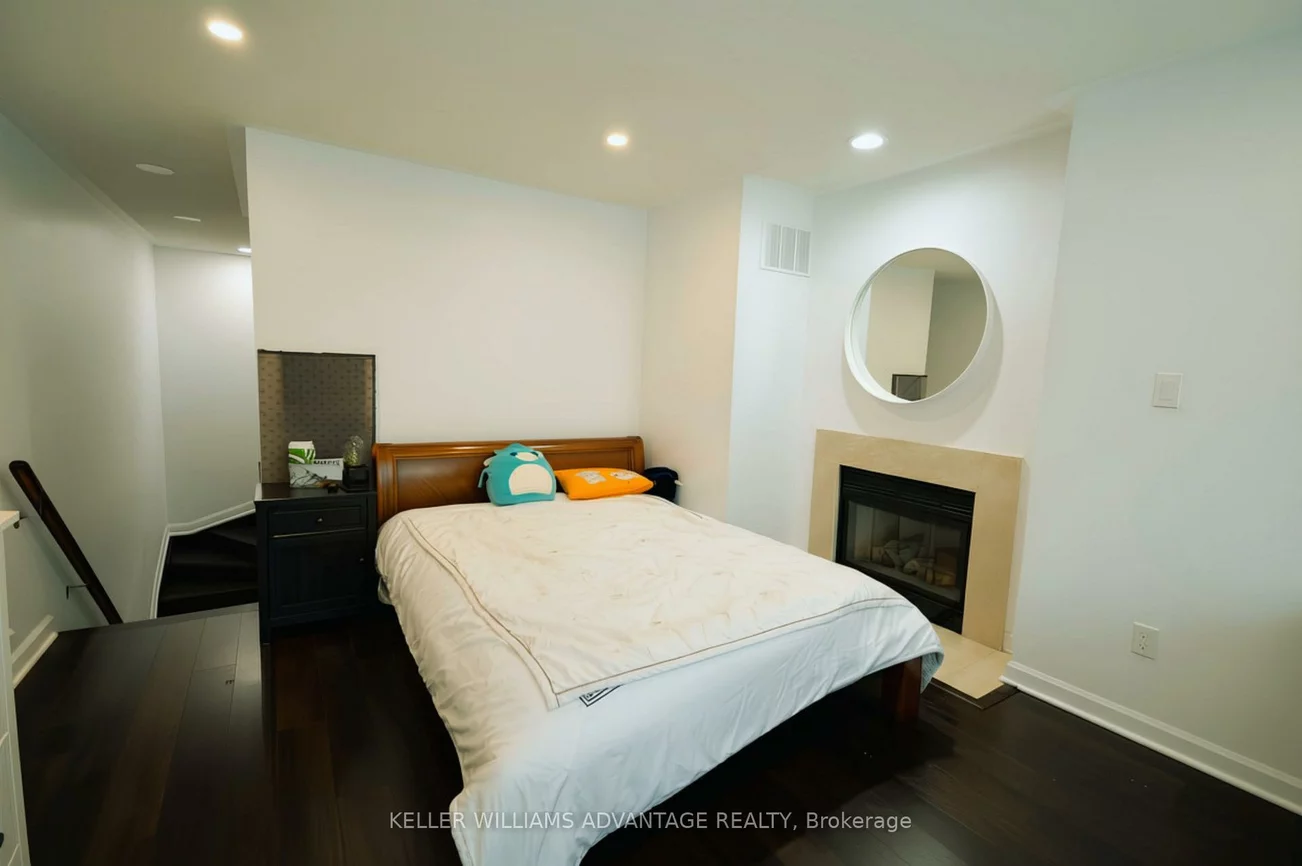 7905, Bayview, Aileen-Willowbrook, Markham